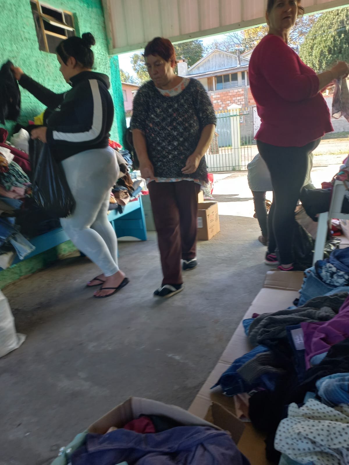 DOAÇÕES DE ROUPAS - RIO NEGRO  